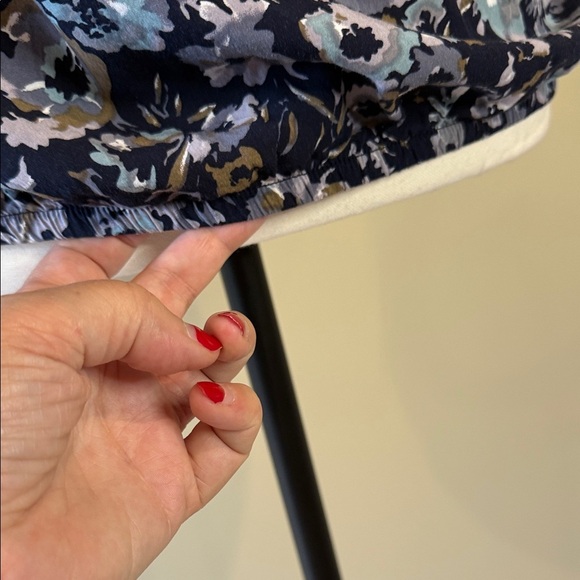 Reitmans Dark Blue Floral Blouse - Picture 7 of 12